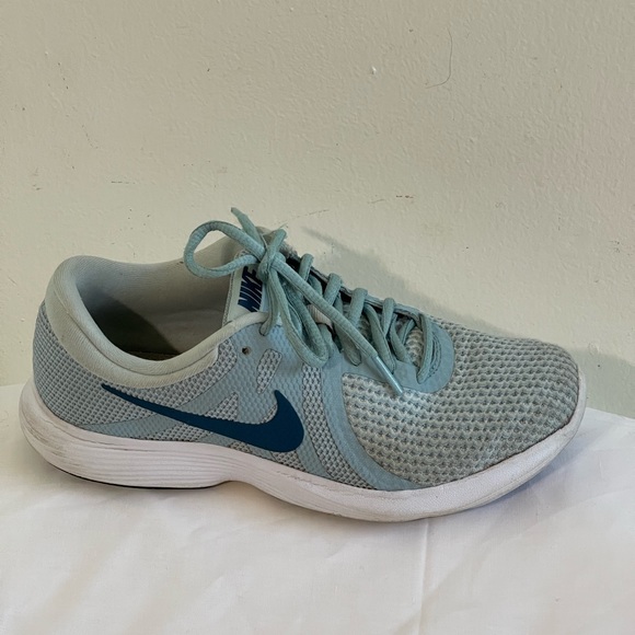 Nike Women's Revolution 4 Running Shoe Ocean Bliss/Blue Force/Glacier Blue SZ 7 - Picture 2 of 13